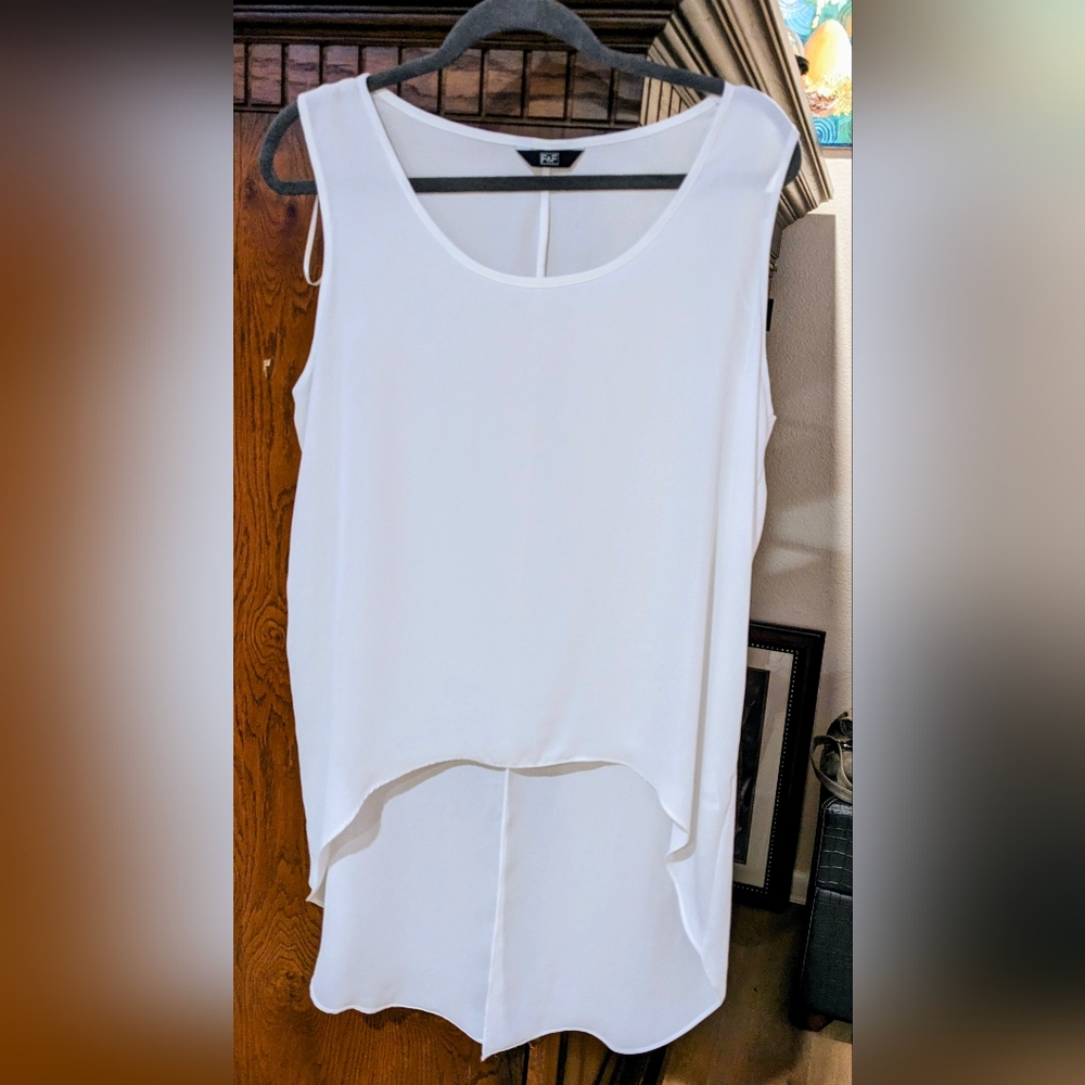 F & F flowey white sleeveless summer top